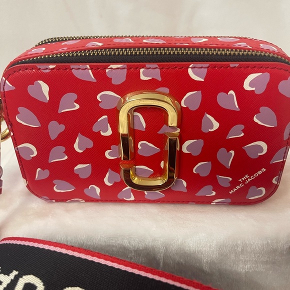 Marc Jacobs Red Heart Print Crossbody Bag - Picture 5 of 11